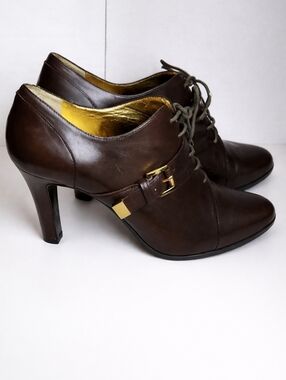 Banana Republic Preppy Lace Up  Brown Leather Women's Heels 7.5